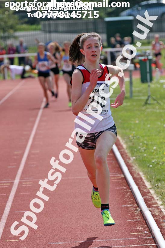 Womens under-17s 1500 metres, 2019 North Eastern Track and Field Champs., Middlesbrough. Photo:  David T. Hewitson/Sports for All Pics